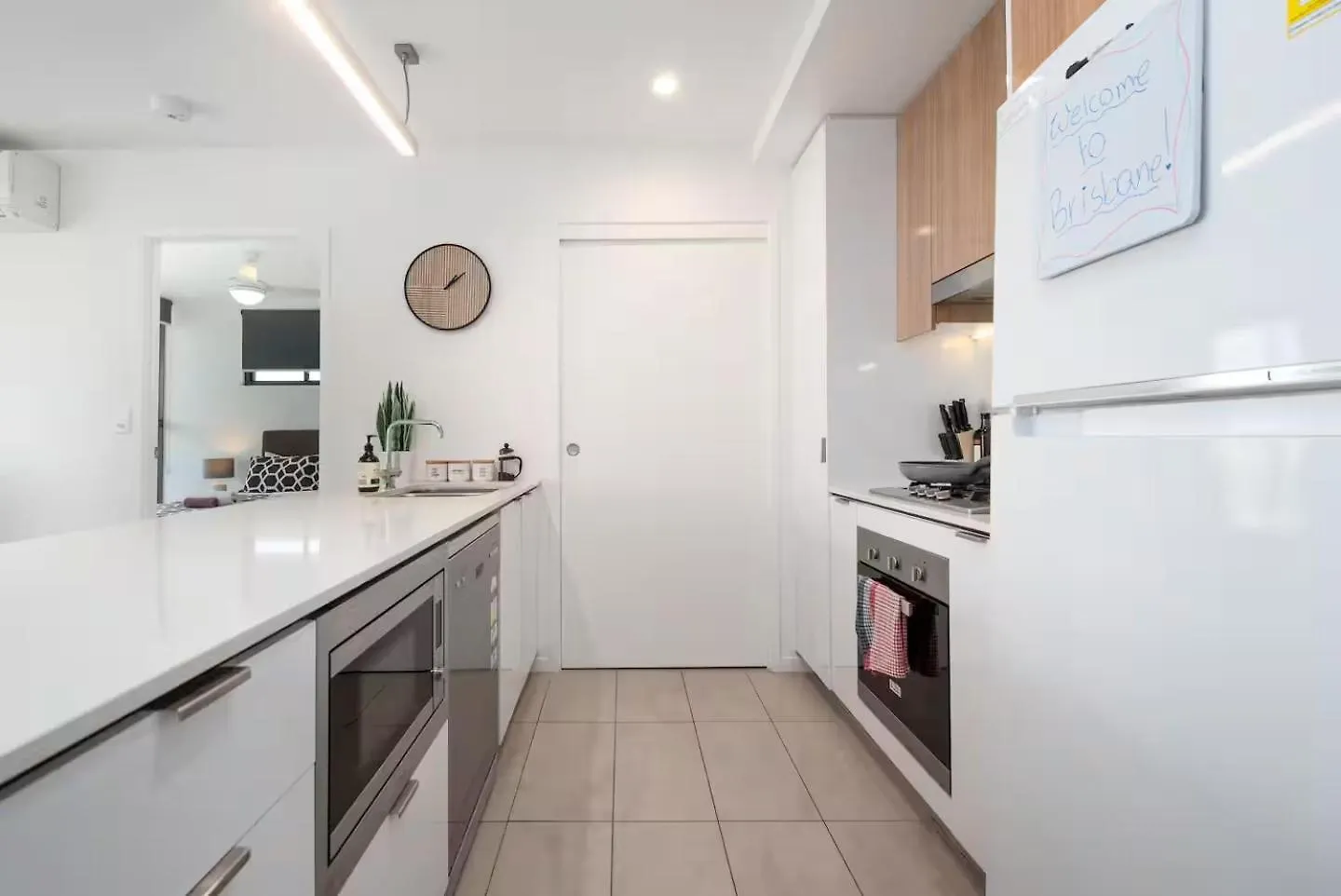 Million Dollar Views And Best Location! Walk To Cbd! Brisbane